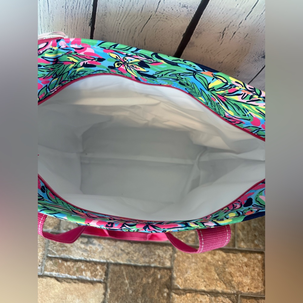 NWT Lilly Pulitzer Insulated Cooler Tote Bag - "Hot Spot", Beach Bag, Pool Tote - Picture 6 of 9